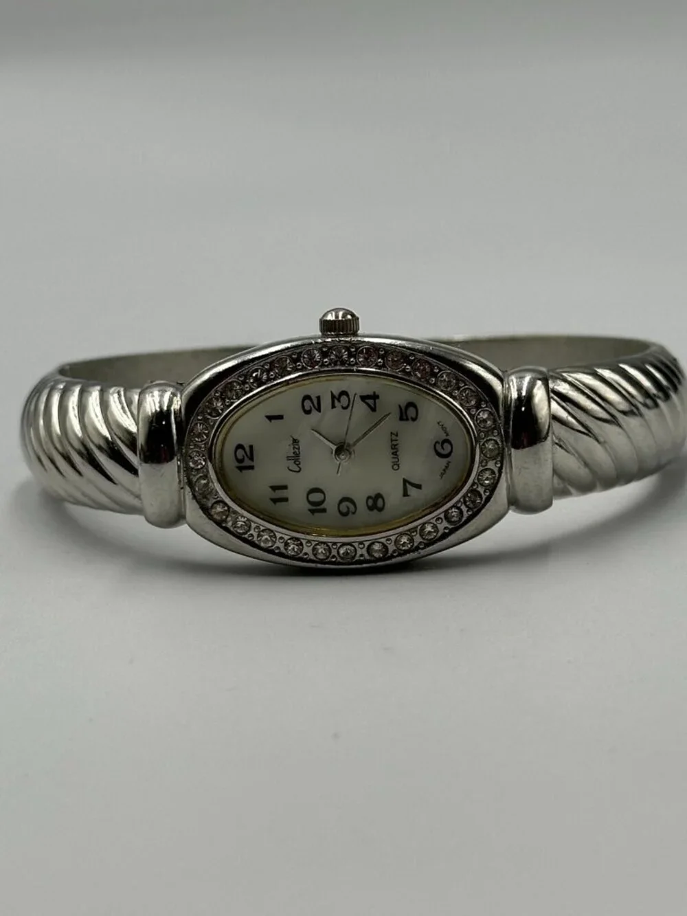 3/$30 Collezio Watch Women Silver Tone Oval Dial Ribbed Bangle Band 6.25 Inch